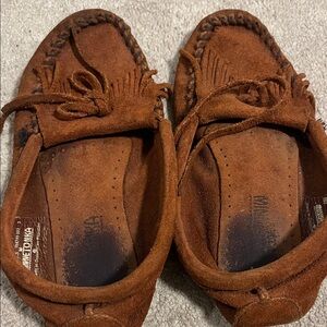 Women’s Minnetonka size 5.5